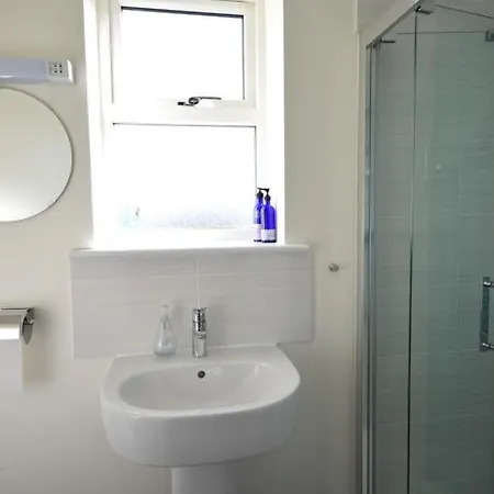 Stylish And Cosy Townhouse - Free Parking *